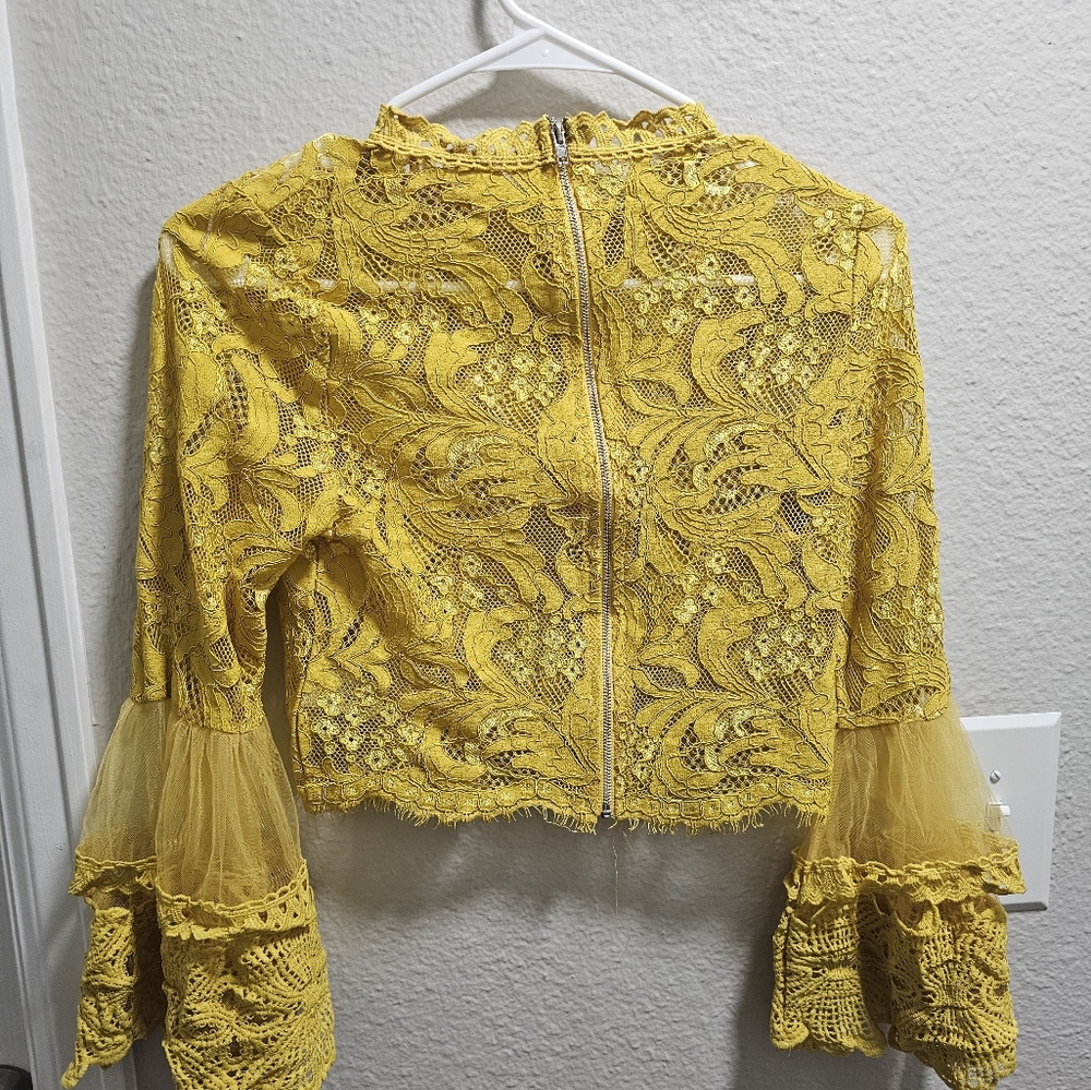 Lovesong Yellow Lace Women's Top - Picture 3 of 4